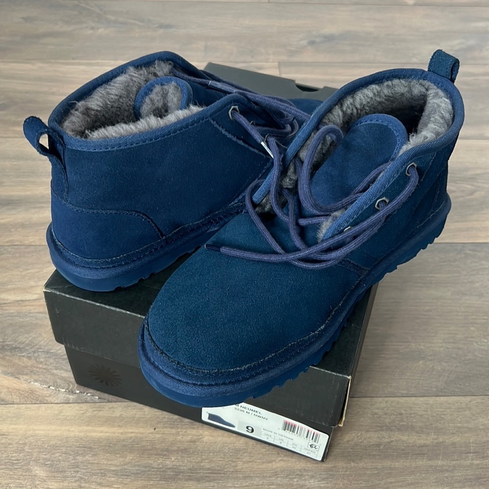 UGG MEN NEUMEL SIZE: 9